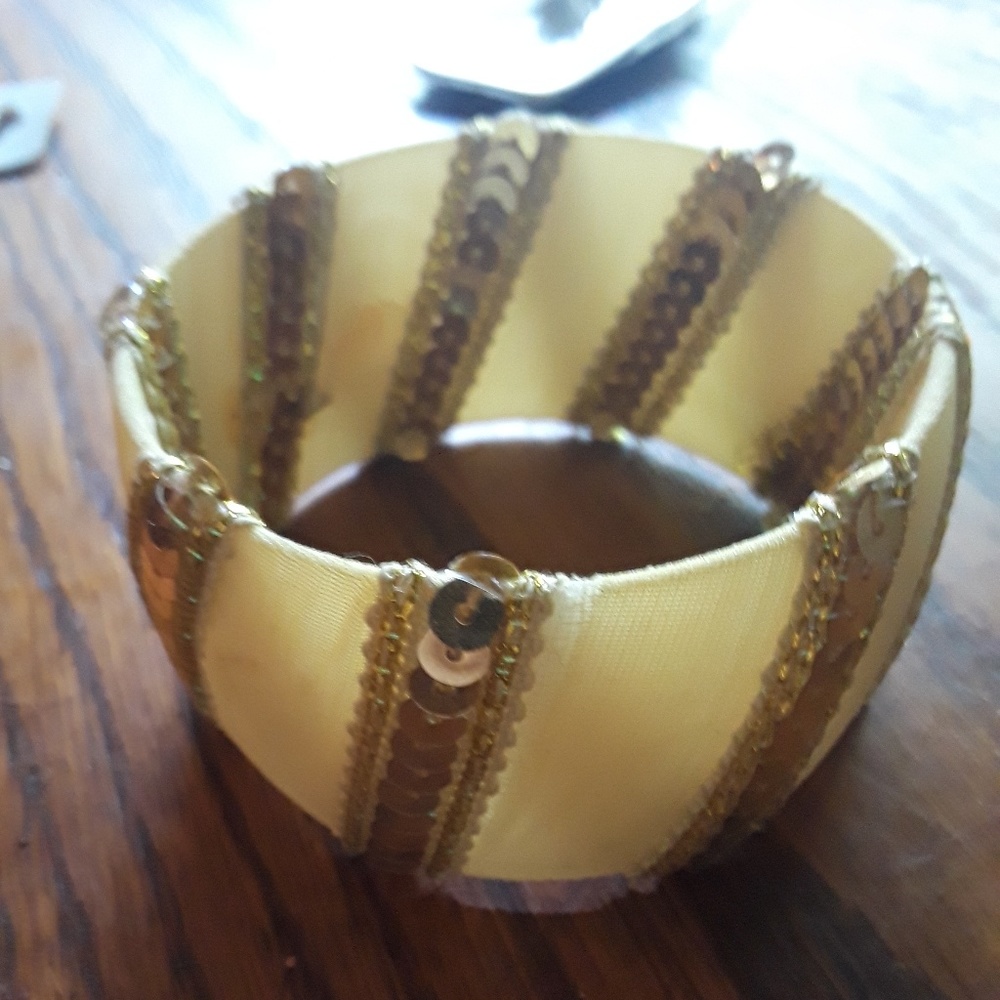 Fashion bracelet